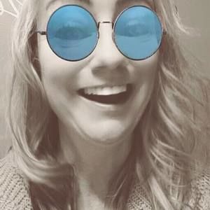 Meet your Posher, Deedee